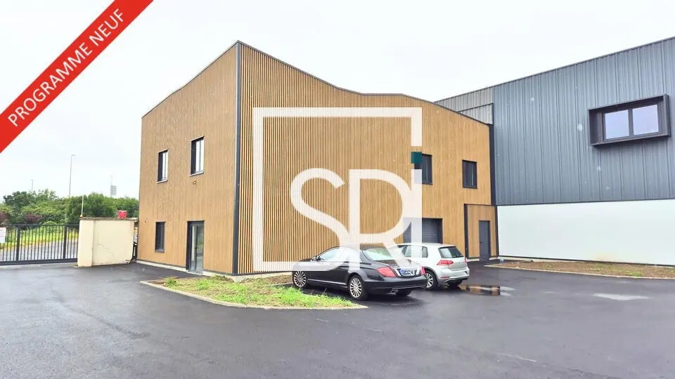 Industriel/Logistique dans Clermont-Ferrand à louer Photo principale– Image 1 sur 21