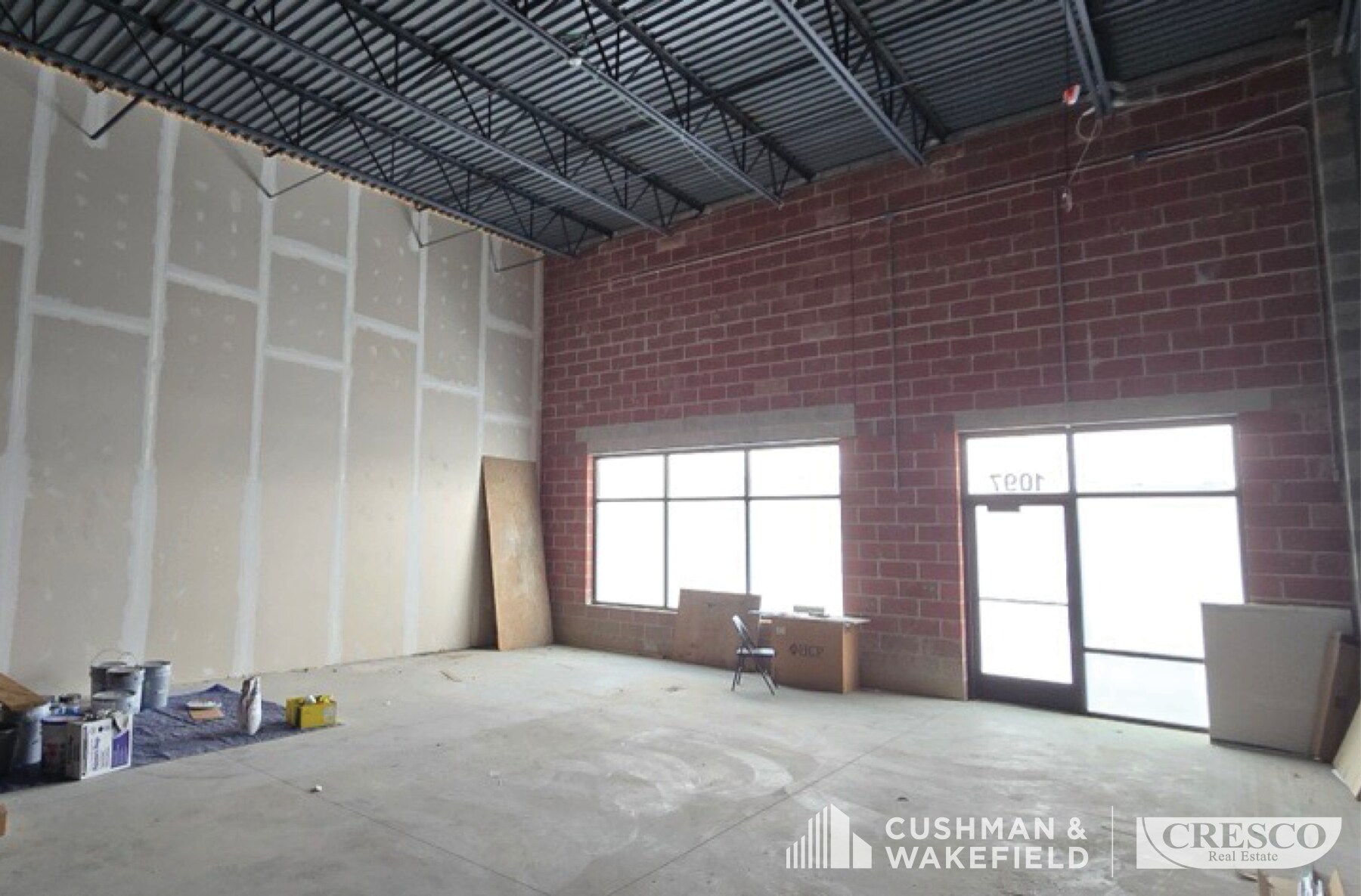 1085-1115 W Bagley Rd, Berea, OH à louer Photo intérieure– Image 1 sur 3