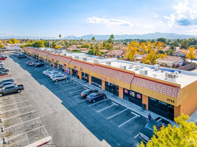 1725 E Warm Springs Rd, Las Vegas, NV à louer - Photo de l’immeuble – Image 3 sur 30