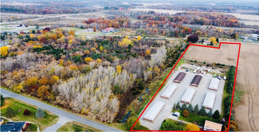 2564 W Britton Rd, Perry, MI à vendre - Photo de l’immeuble – Image 2 sur 8