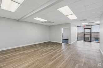 7041 Grand National Dr, Orlando, FL à louer Photo intérieure– Image 2 sur 4