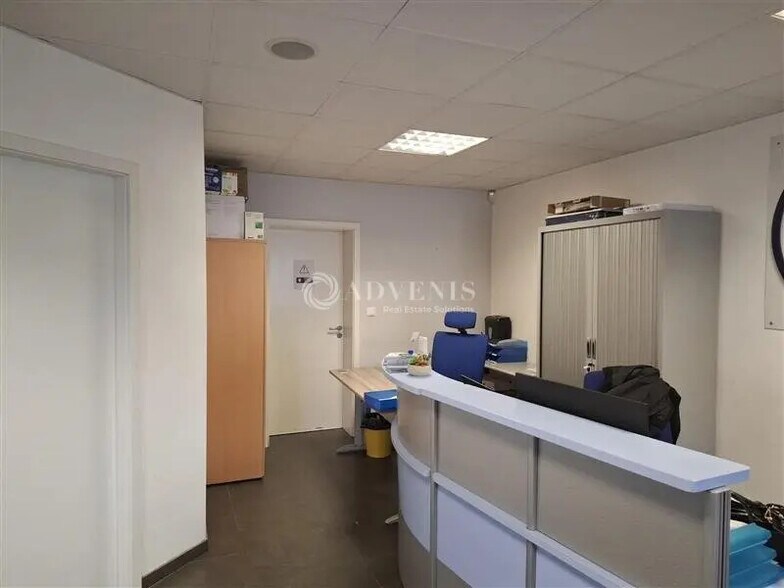 Local d’activités dans Ludres à louer - Photo de l’immeuble – Image 1 sur 8