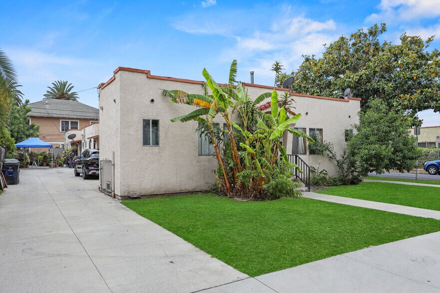 3836 S Gramercy Pl, Los Angeles, CA à vendre - Photo de l’immeuble – Image 3 sur 23