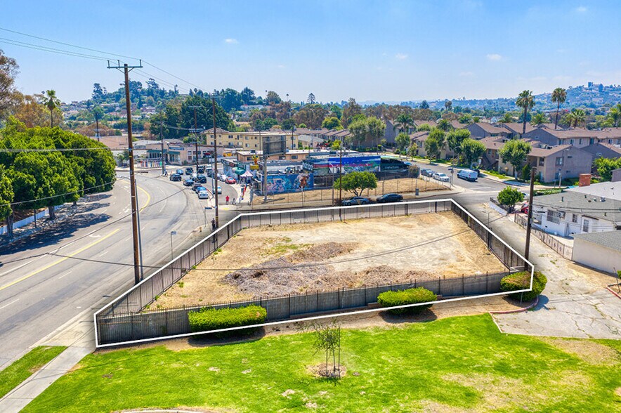 5440 Valley Blvd, Los Angeles, CA à vendre - Photo de l’immeuble – Image 1 sur 10