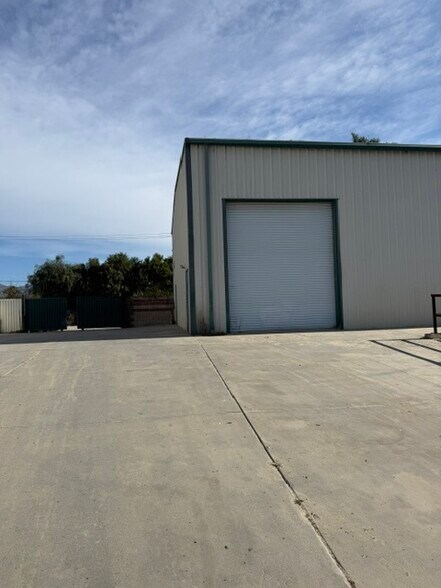 918 Mission Rock Rd, Santa Paula, CA à louer - Photo principale – Image 1 sur 8