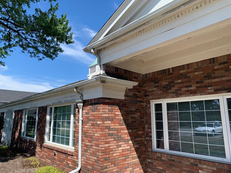 5800 Monroe St, Sylvania, OH à vendre - Photo de l’immeuble – Image 2 sur 4