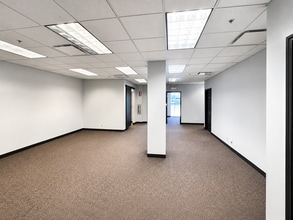 800 Enterprise Dr, Oak Brook, IL à louer Photo intérieure– Image 2 sur 6