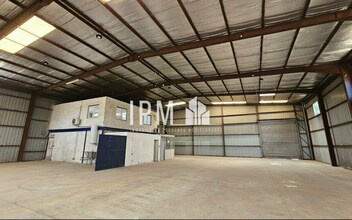 Local d’activités dans Velaux à louer Photo intérieure– Image 2 sur 5