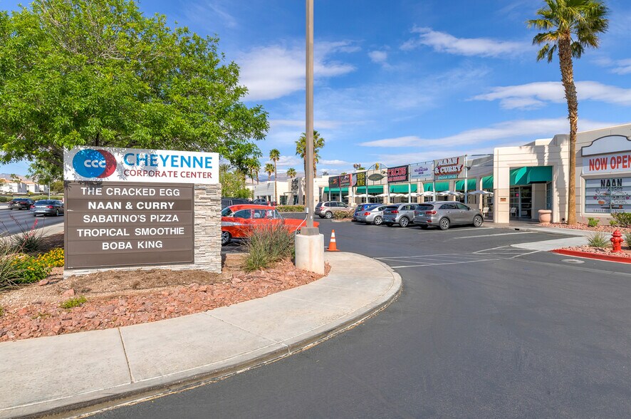 7660 W Cheyenne Ave, Las Vegas, NV à louer - Photo de l’immeuble – Image 2 sur 8