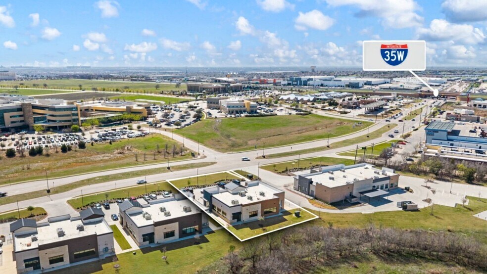 3349 Golden Triangle Blvd, Fort Worth, TX à louer - Vidéo sur l’annonce professionnelle – Image 2 sur 28
