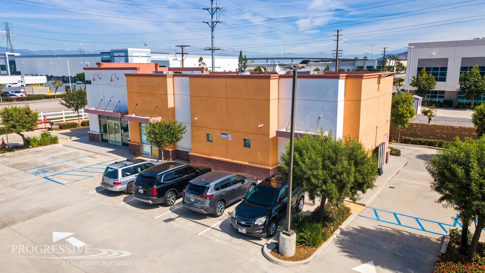 3880 Hamner Ave, Eastvale, CA à louer - Photo de l’immeuble – Image 2 sur 12