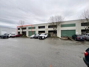 2421-2431 Canoe Ave, Coquitlam, BC à louer Photo de l’immeuble– Image 1 sur 4