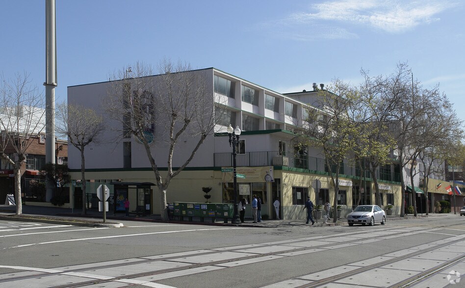 444 W Embarcadero, Oakland, CA à vendre - Photo de l’immeuble – Image 3 sur 7