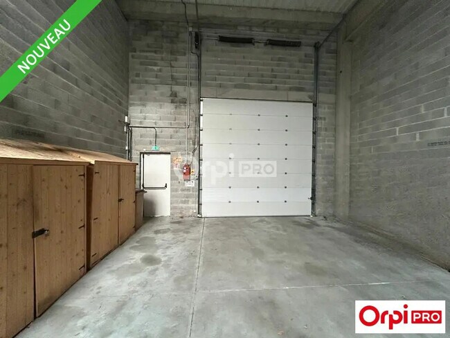 Plus de détails pour Local d'activités à louer