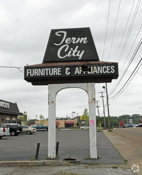 2255 Lamar Ave, Memphis, TN à louer - Photo de l’immeuble – Image 2 sur 6