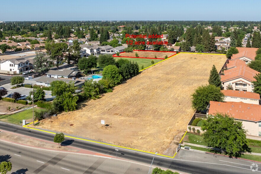8715 N Chestnut Ave, Fresno, CA à vendre - Photo principale – Image 1 sur 5