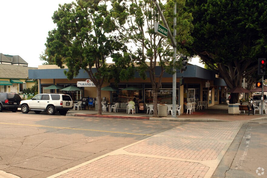 555-595 Grand Ave, Carlsbad, CA à louer - Photo de l’immeuble – Image 2 sur 5