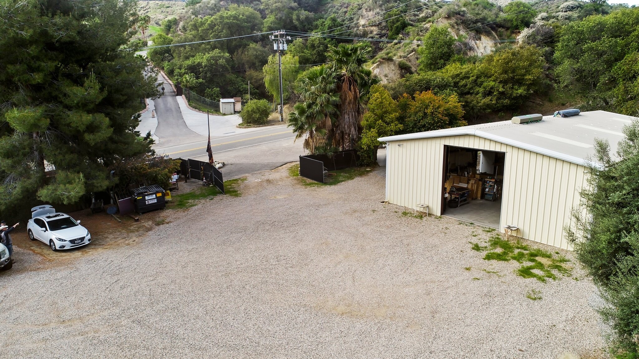 16271 Placerita Canyon rd, Santa Clarita, CA à louer Photo principale– Image 1 sur 13