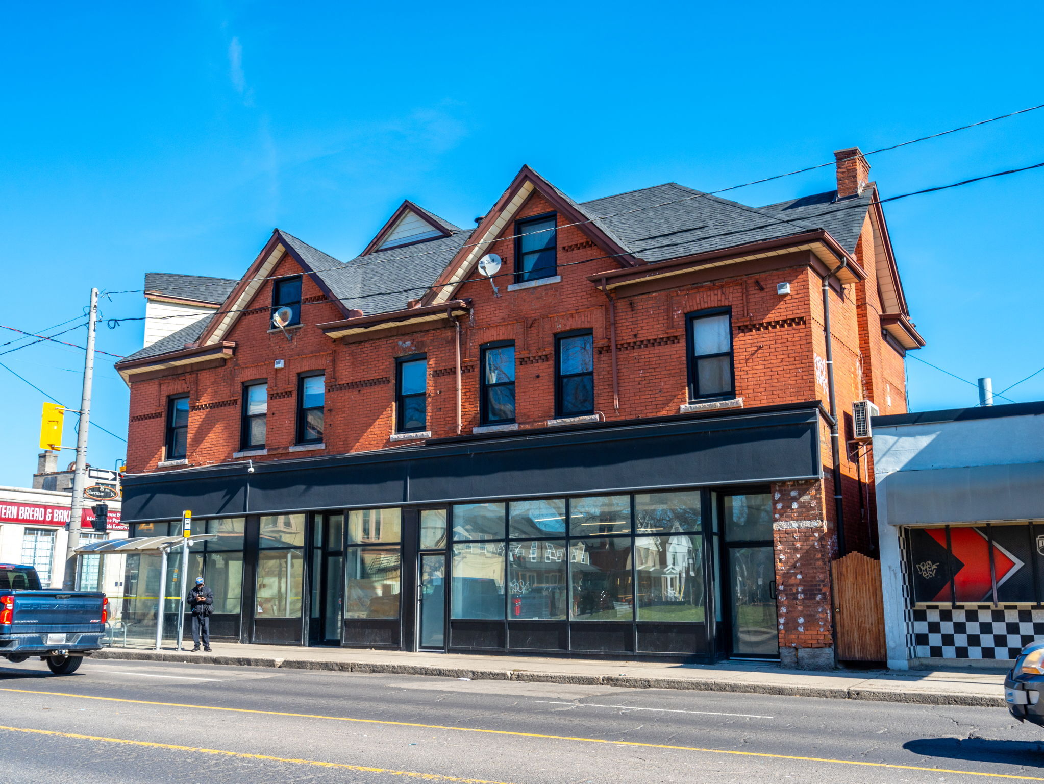 675-679 Barton St E, Hamilton, ON à louer Photo principale– Image 1 sur 6