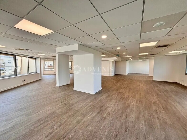 Bureau dans Joinville-le-Pont à louer - Photo de l’immeuble – Image 2 sur 6