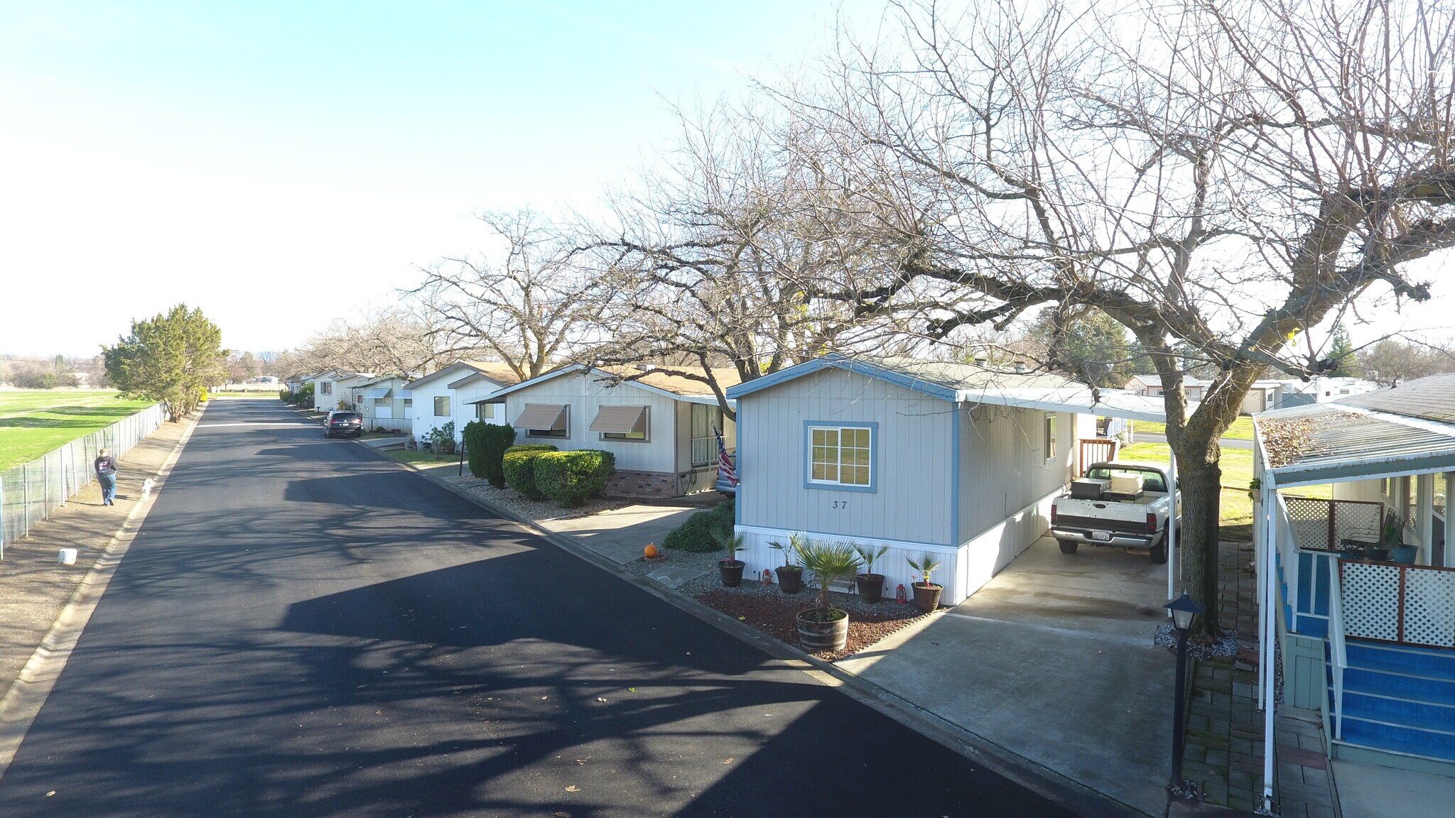8255 State Highway 99E, Los Molinos, CA à vendre Photo principale– Image 1 sur 8