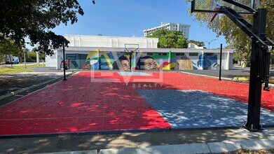 1717 N Andrews Ave, Fort Lauderdale, FL à louer Photo de l’immeuble– Image 1 sur 10