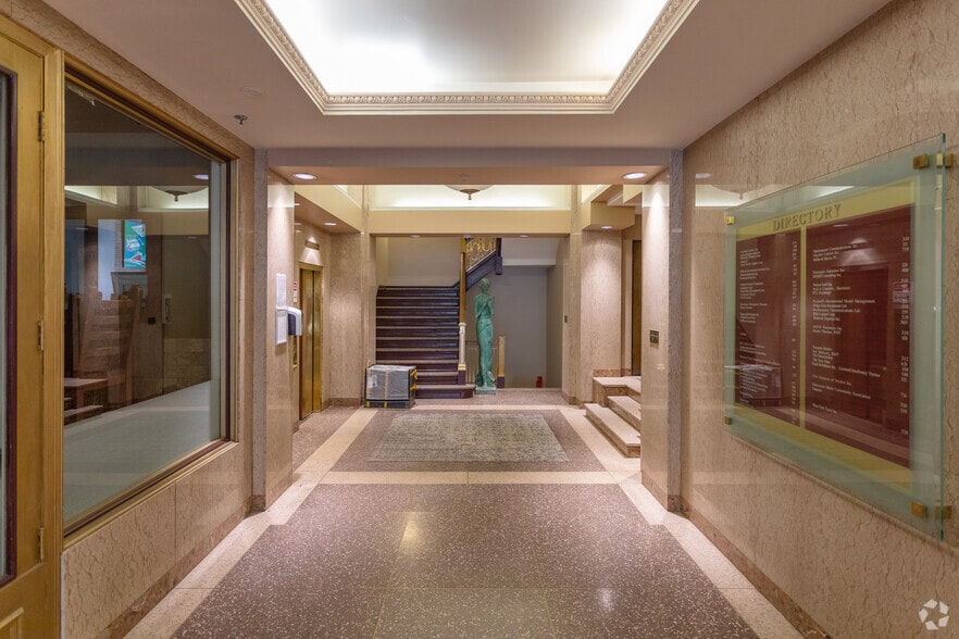 744 W Hastings St, Vancouver, BC à louer - Hall d’entrée – Image 3 sur 7