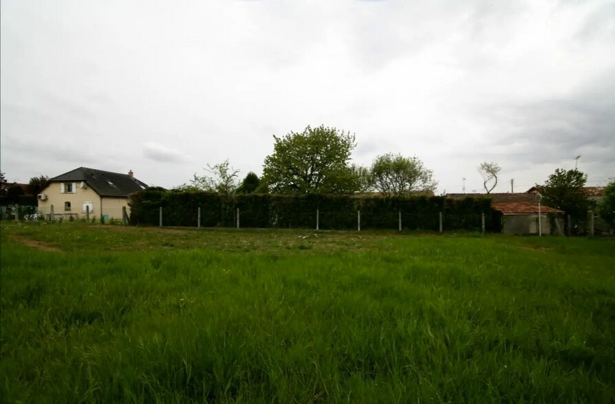 Terrain dans La Chapelle-Saint-Luc à vendre - Autre – Image 1 sur 9