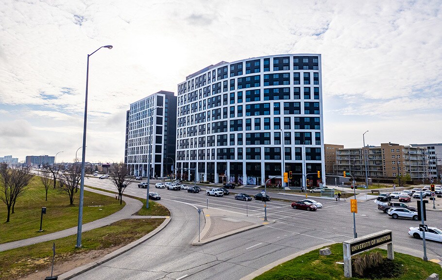 2537 Pembina Hwy, Winnipeg, MB à louer - Photo de l’immeuble – Image 2 sur 7