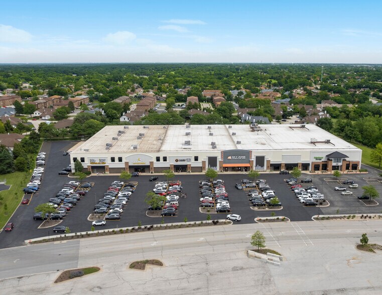 66 Orland Square Dr, Orland Park, IL à vendre - Photo de l’immeuble – Image 1 sur 10