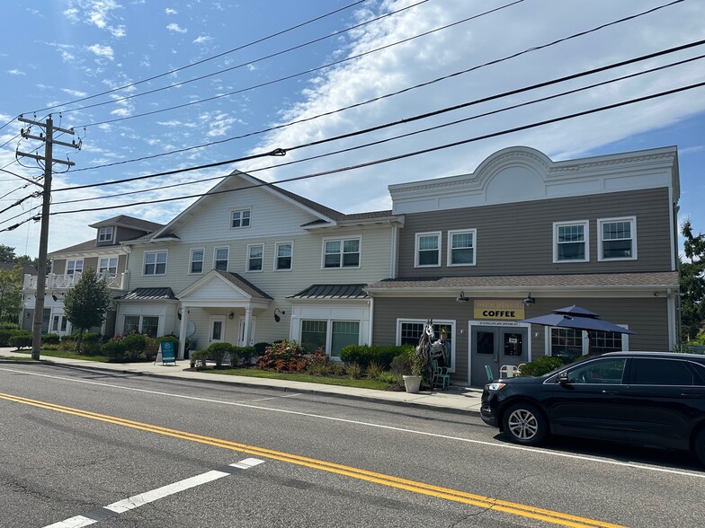41 N Phillips Ave, Speonk, NY à louer - Photo de l’immeuble – Image 2 sur 10