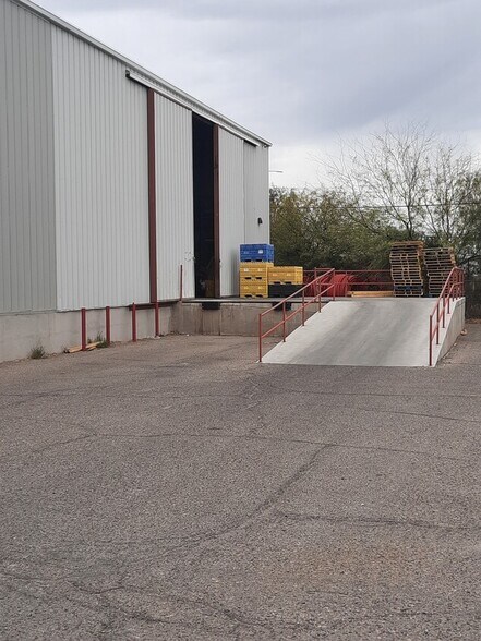 1095 E 18th St, Tucson, AZ à louer - Photo de l’immeuble – Image 3 sur 6