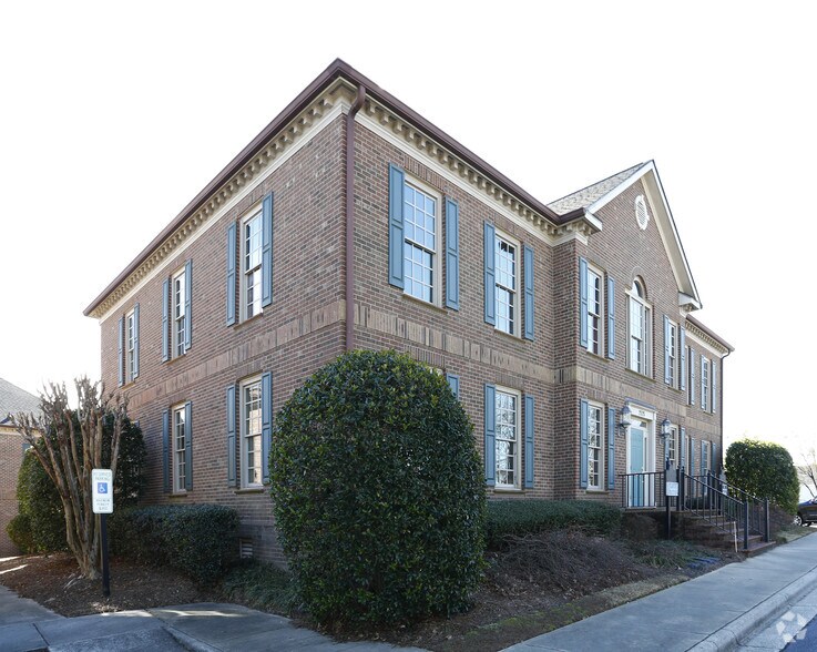 2525 Raeford Rd, Fayetteville, NC à louer - Photo de l’immeuble – Image 3 sur 48