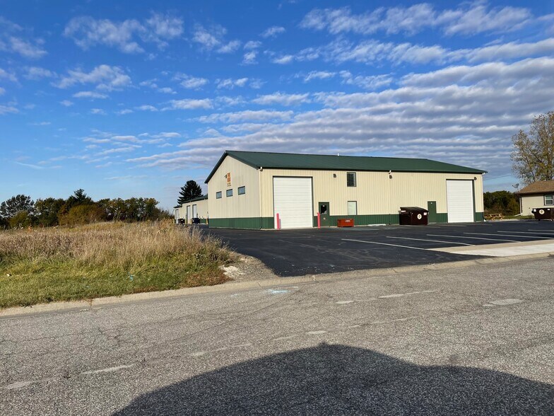 275-291 Westmeadow Pl, Lowell, IN à louer - Photo de l’immeuble – Image 3 sur 3