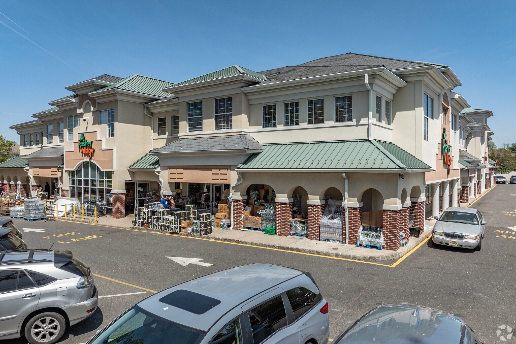 911 E County Line Rd, Lakewood, NJ à louer Photo principale– Image 1 sur 10