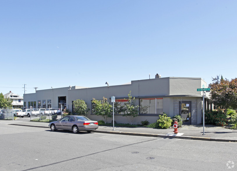 1700 SE Grand Ave, Portland, OR à louer - Photo de l’immeuble – Image 2 sur 5