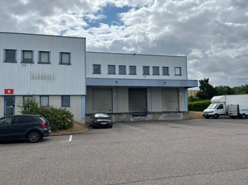 20 Rue Calmette, Genas à louer - Photo de l’immeuble – Image 2 sur 11