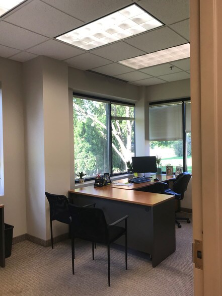 3464 Washington Dr, Eagan, MN à vendre - Photo intérieure – Image 3 sur 7