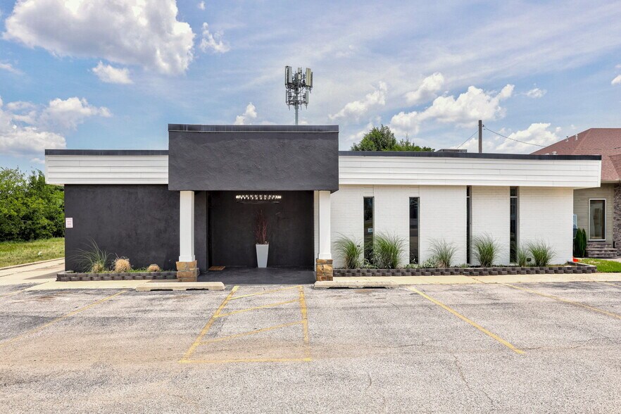 6500 N Meridian Ave, Oklahoma City, OK à vendre - Photo de l’immeuble – Image 1 sur 38