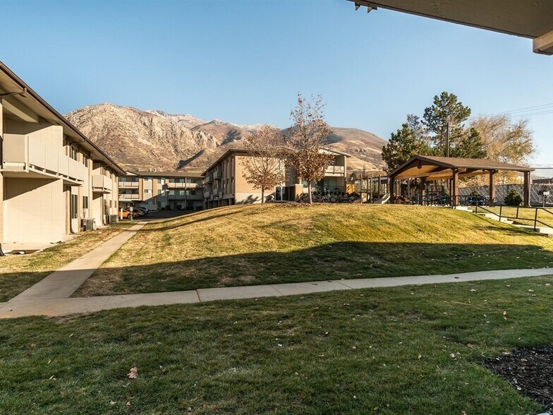 3257 Harrison Blvd, Ogden, UT à vendre - Photo de l’immeuble – Image 2 sur 23