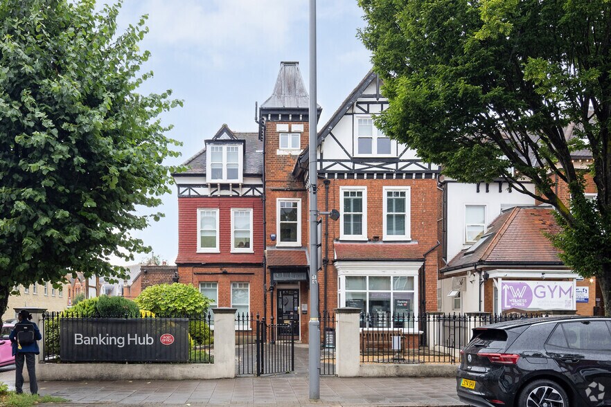 62 Station Rd, Londres à louer - Photo de l’immeuble – Image 1 sur 3