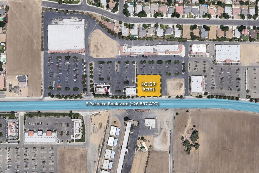 2140 E Pacheco Blvd, Los Banos, CA à louer - Aérien – Image 2 sur 2
