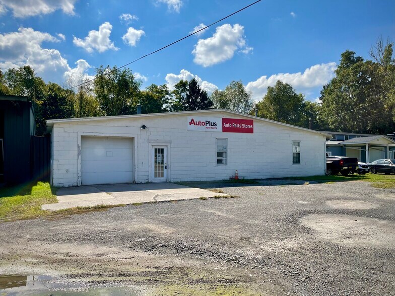 21 Squires St, Cortland, NY à louer - Photo de l’immeuble – Image 2 sur 50