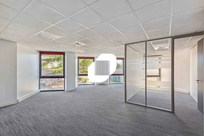 Plus de détails pour Bureau, Local d'activités à louer