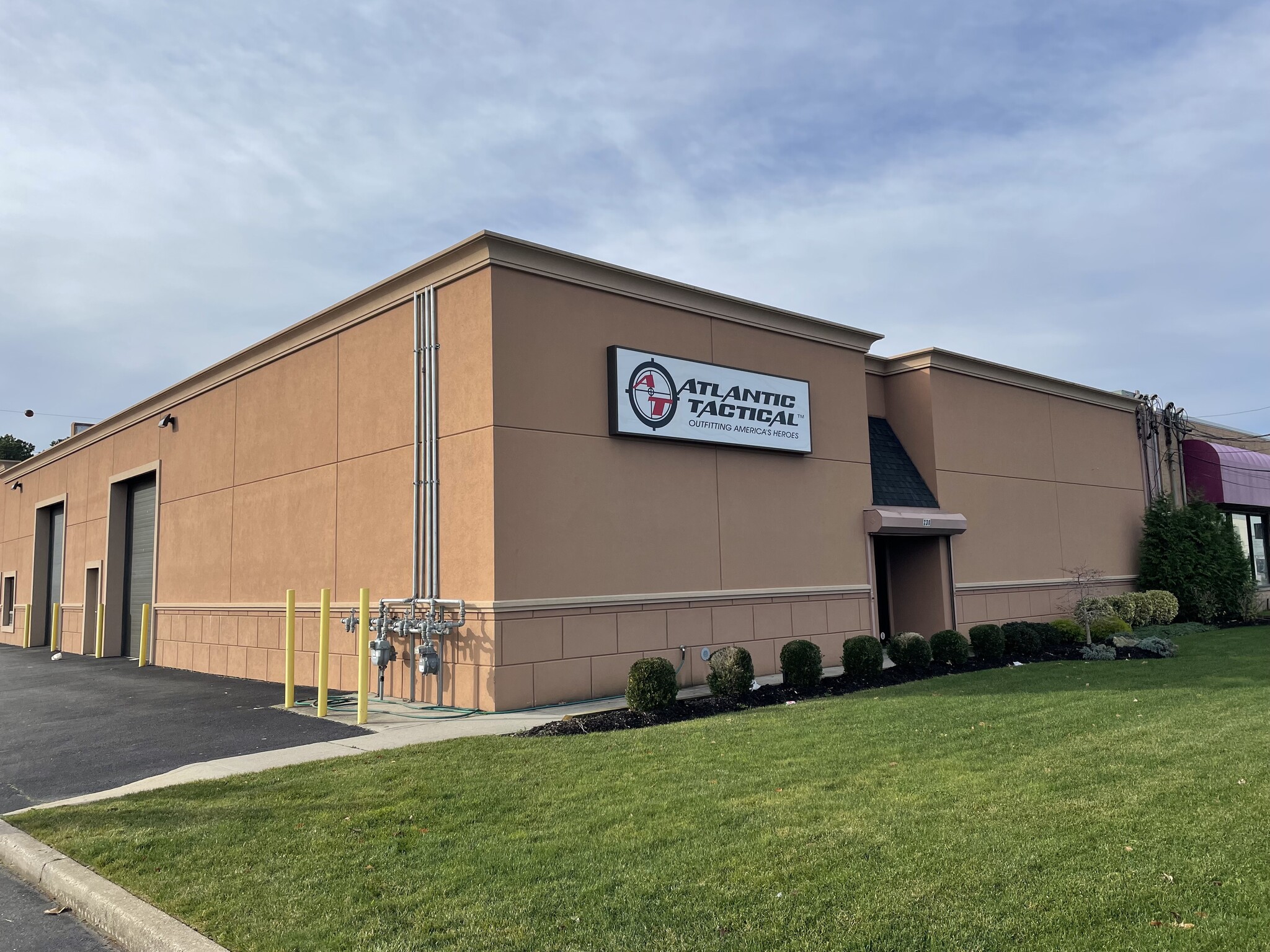 238 Route 109, Farmingdale, NY à louer Photo de l’immeuble– Image 1 sur 7