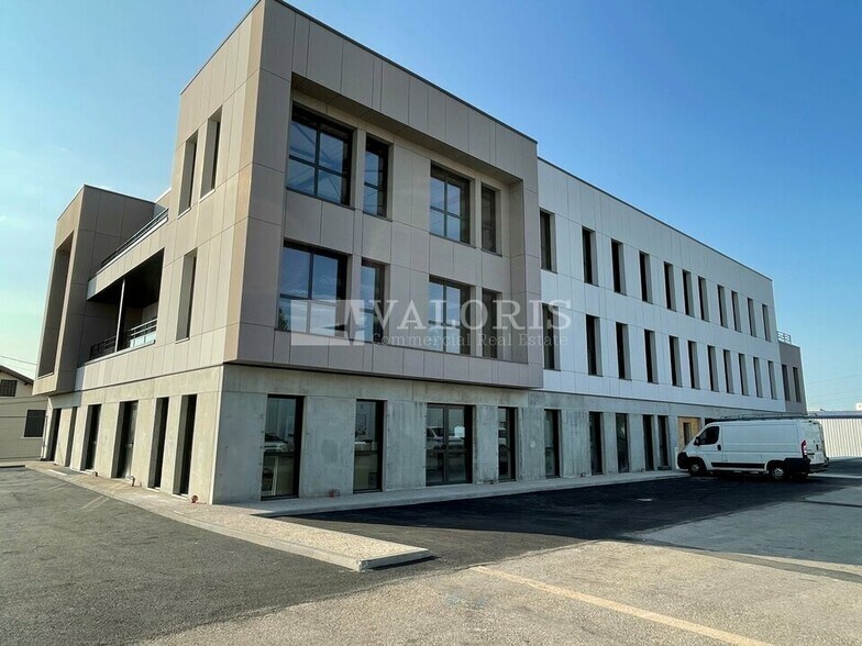 3 Avenue Edouard Herriot, Limas à louer - Photo de l’immeuble – Image 3 sur 5