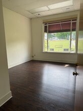 295 E Main St, Ashland, OR à louer Photo intérieure– Image 2 sur 6