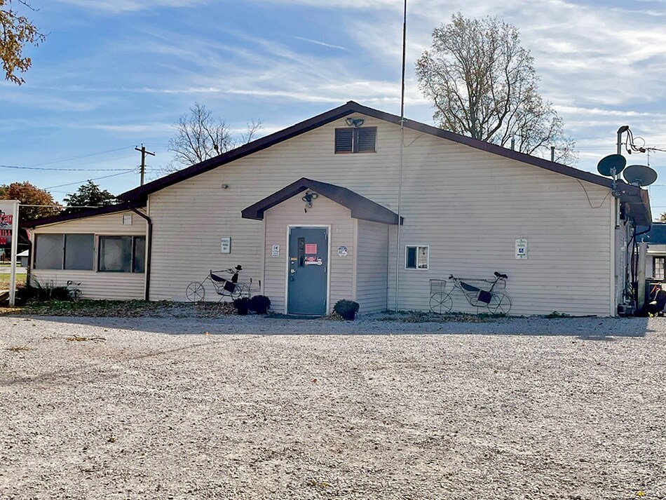 109 S Maple St, Mulberry Grove, IL à vendre Photo de l’immeuble– Image 1 sur 24