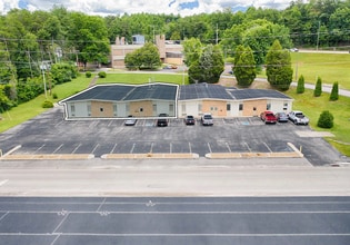 273-275 Midway Ln, Oak Ridge, TN à louer Photo de l’immeuble– Image 1 sur 3