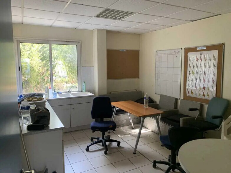Bureau dans Lormont à louer - Photo de l’immeuble – Image 2 sur 12